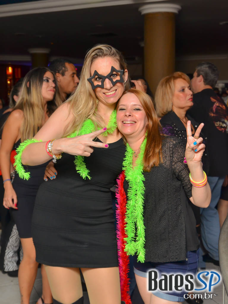 Banda Under Rock agita o palco do Memphis Bar com muito Rock Banda Under Rock agita o palco do Memphis Bar com muito Rock