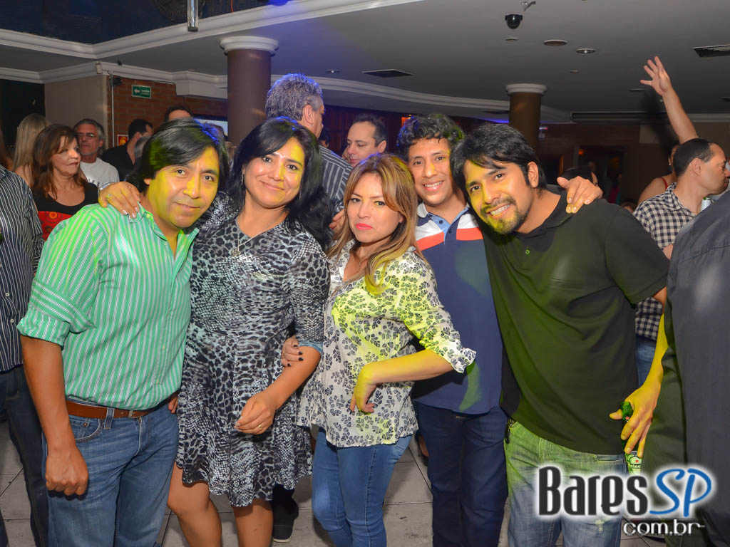 Banda Under Rock agita o palco do Memphis Bar com muito Rock Banda Under Rock agita o palco do Memphis Bar com muito Rock