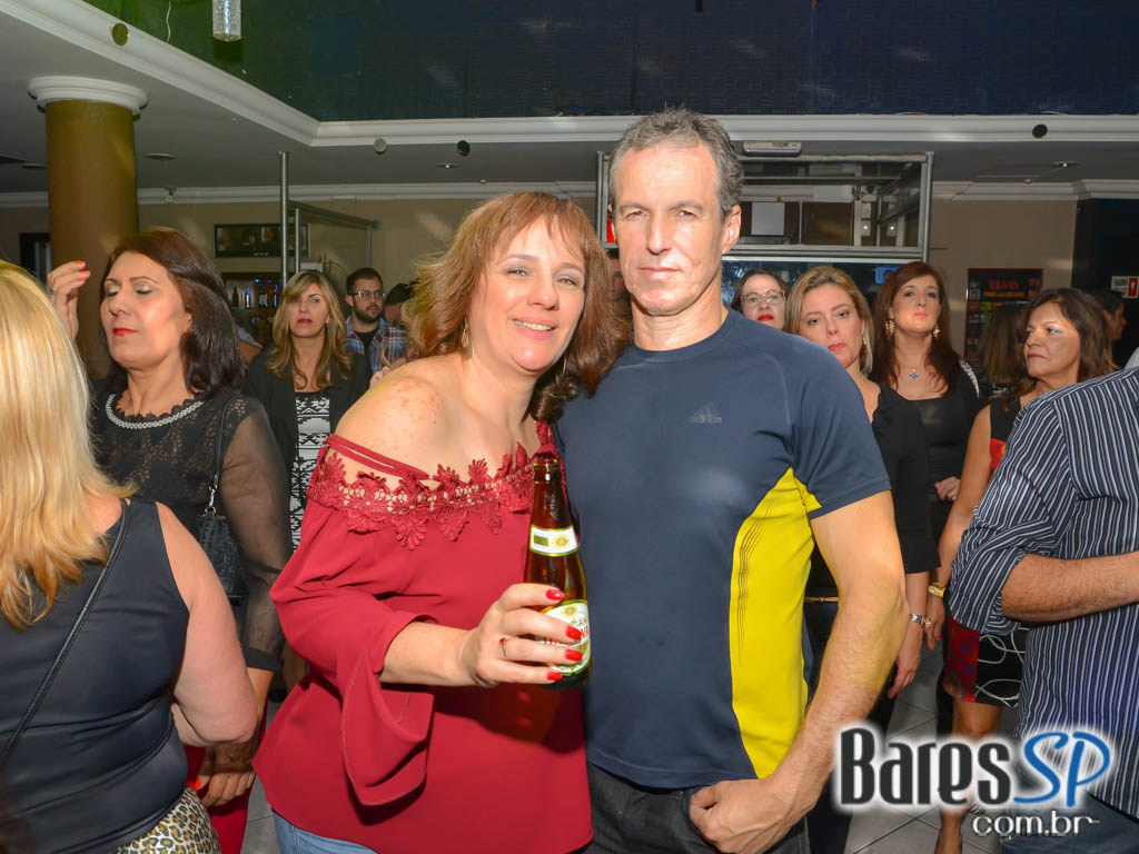 Banda Under Rock agita o palco do Memphis Bar com muito Rock Banda Under Rock agita o palco do Memphis Bar com muito Rock