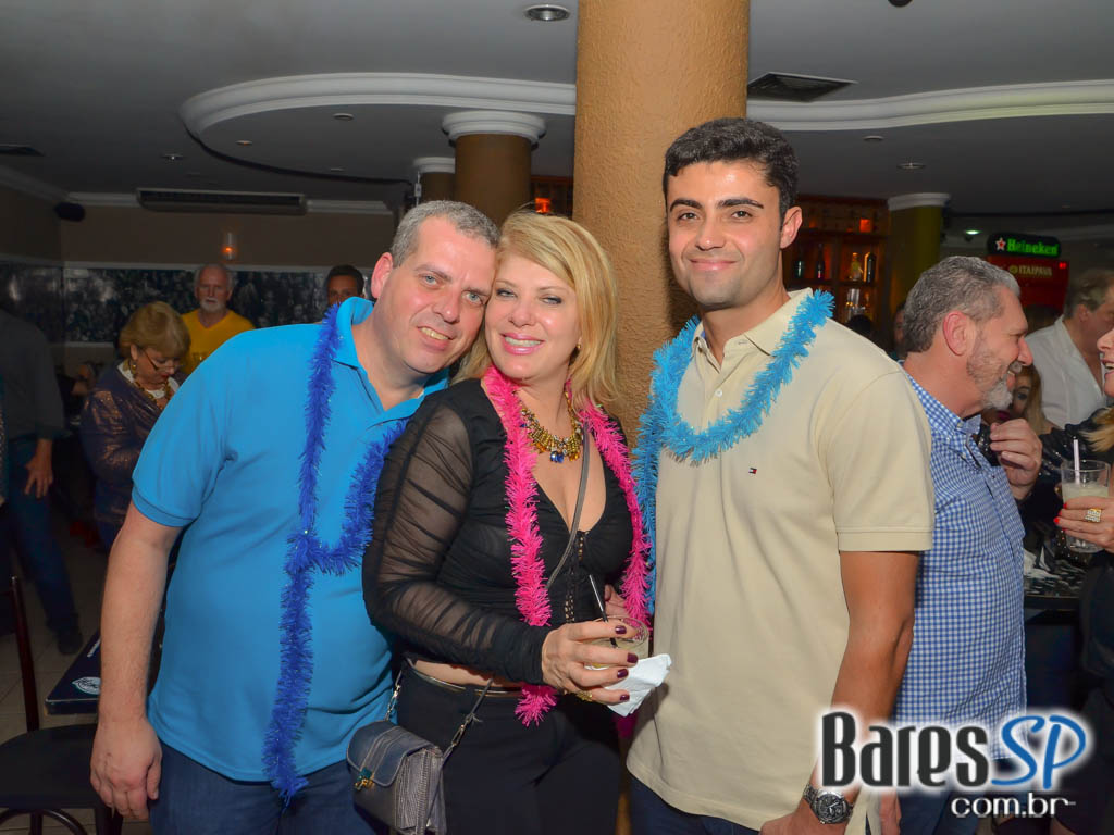 Banda Under Rock agita o palco do Memphis Bar com muito Rock Banda Under Rock agita o palco do Memphis Bar com muito Rock