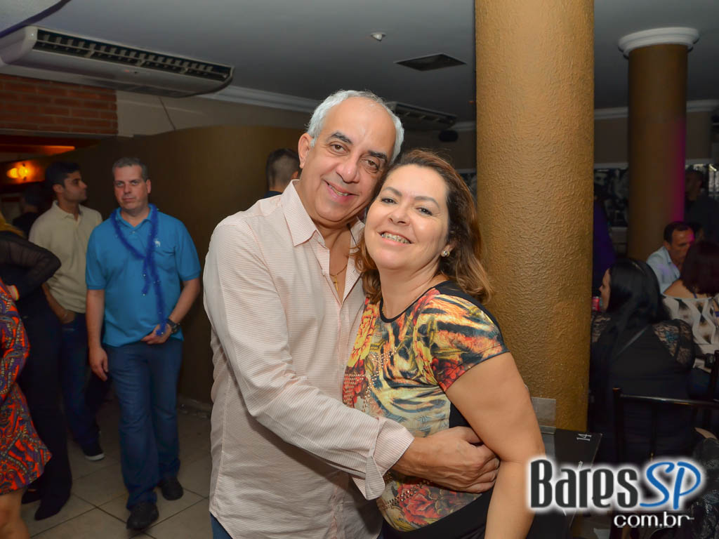 Banda Under Rock agita o palco do Memphis Bar com muito Rock Banda Under Rock agita o palco do Memphis Bar com muito Rock