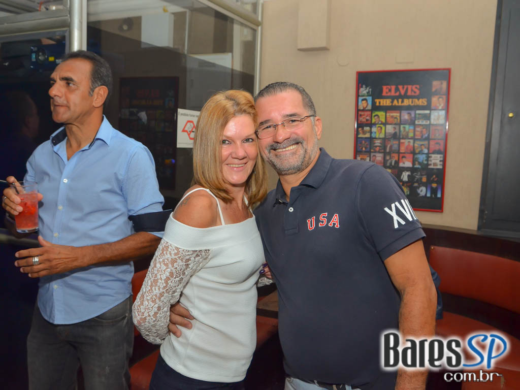 Banda Under Rock agita o palco do Memphis Bar com muito Rock Banda Under Rock agita o palco do Memphis Bar com muito Rock