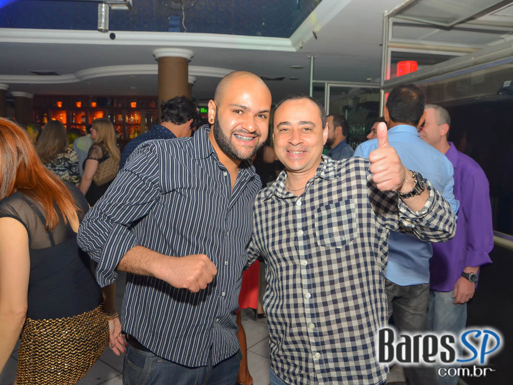 Banda Under Rock agita o palco do Memphis Bar com muito Rock Banda Under Rock agita o palco do Memphis Bar com muito Rock