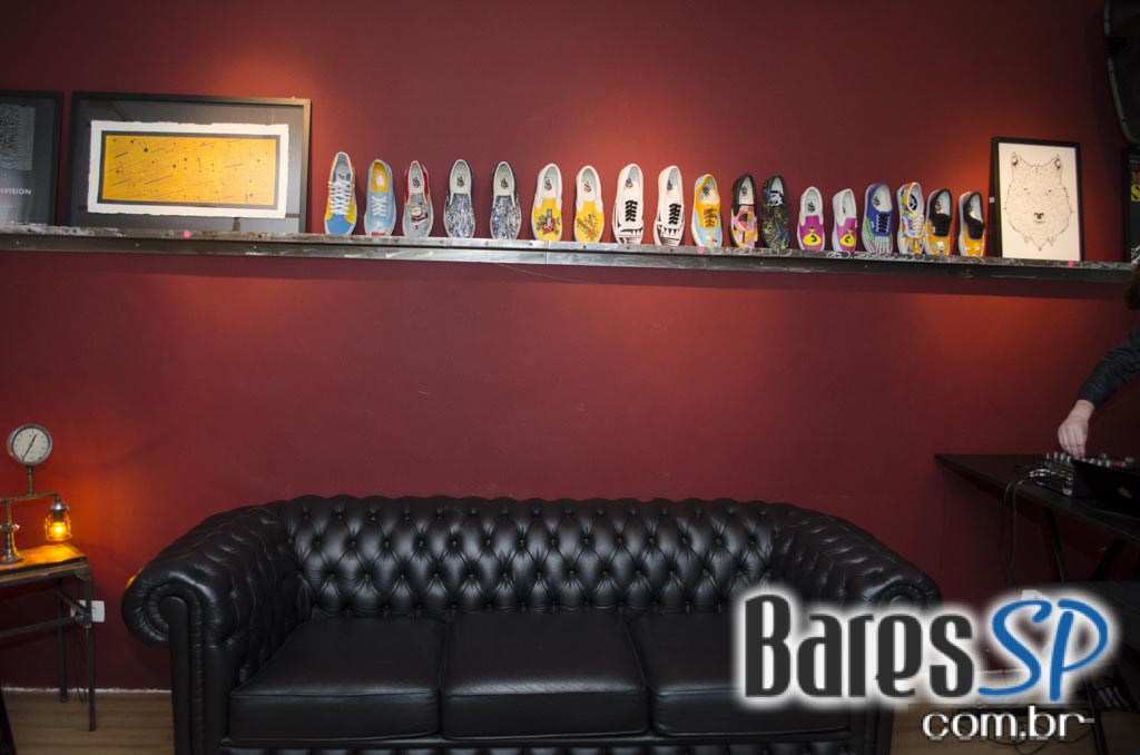 Razzmatazz apresentou Brit Explosion com Charly Coombes animou a noite Razzmatazz apresentou Brit Explosion com Charly Coombes animou a noite