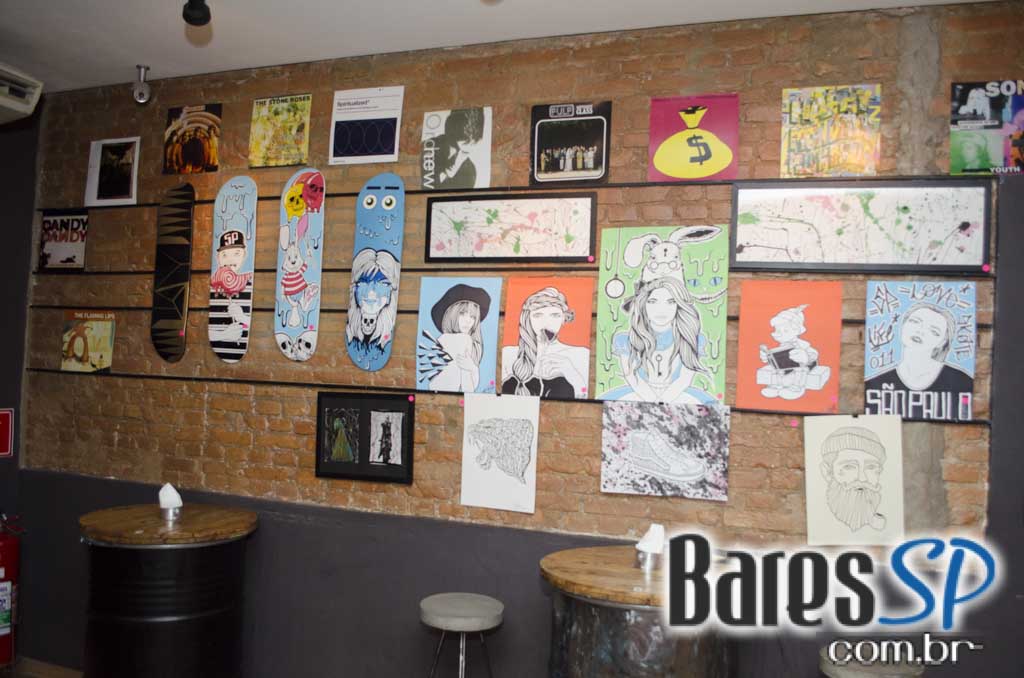 Razzmatazz apresentou Brit Explosion com Charly Coombes animou a noite Razzmatazz apresentou Brit Explosion com Charly Coombes animou a noite