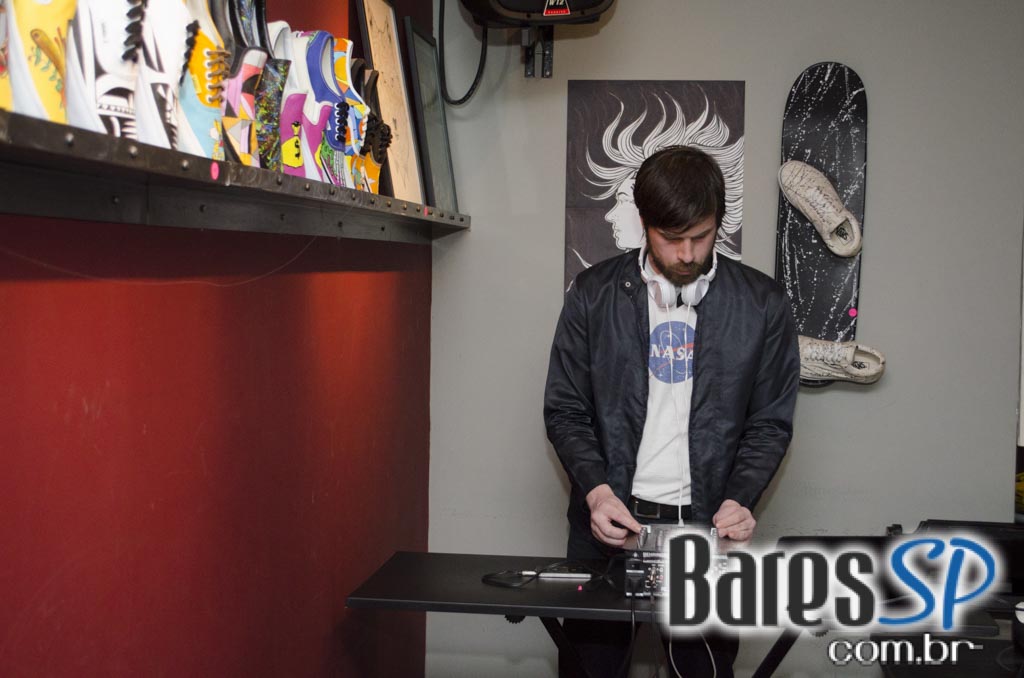 Razzmatazz apresentou Brit Explosion com Charly Coombes animou a noite Razzmatazz apresentou Brit Explosion com Charly Coombes animou a noite