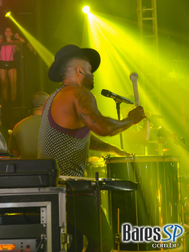 Grupo Os Travessos e convidados animaram a noite do Splash Bar na sexta Grupo Os Travessos e convidados animaram a noite do Splash Bar na sexta