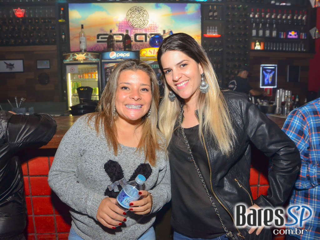 Grupo Os Travessos e convidados animaram a noite do Splash Bar na sexta Grupo Os Travessos e convidados animaram a noite do Splash Bar na sexta