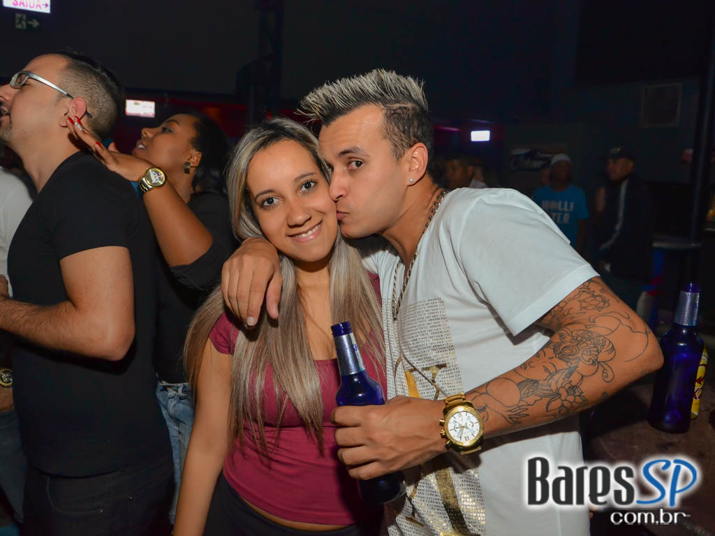 Grupo Os Travessos e convidados animaram a noite do Splash Bar na sexta Grupo Os Travessos e convidados animaram a noite do Splash Bar na sexta