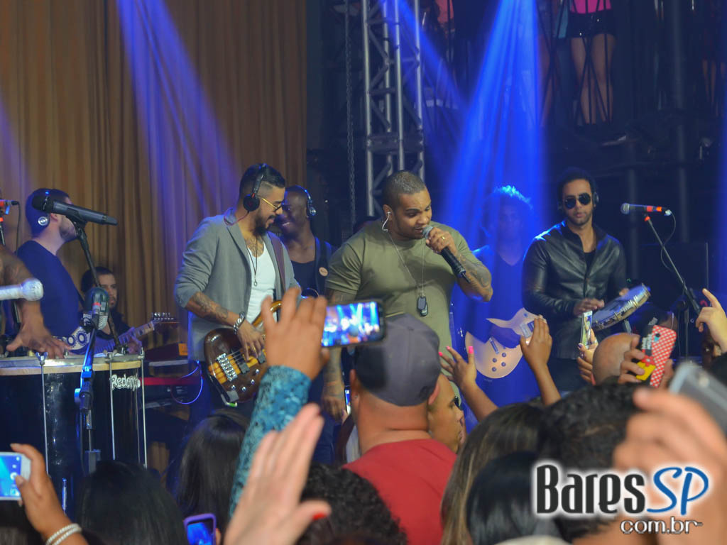 Grupo Os Travessos e convidados animaram a noite do Splash Bar na sexta Grupo Os Travessos e convidados animaram a noite do Splash Bar na sexta