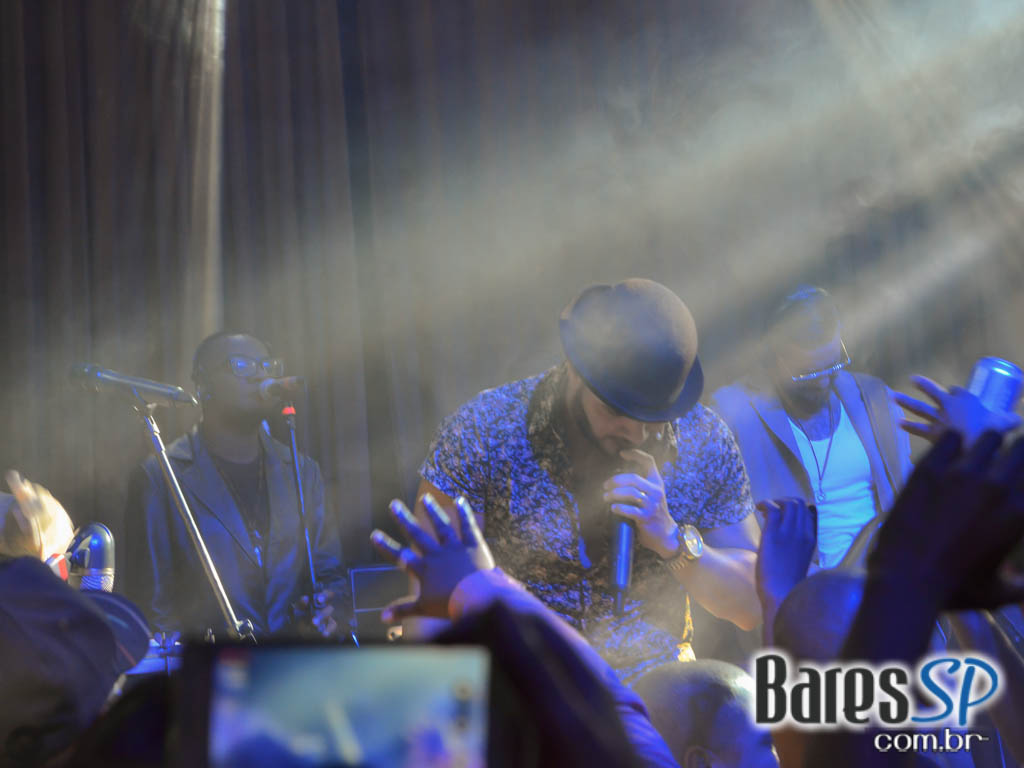 Grupo Os Travessos e convidados animaram a noite do Splash Bar na sexta Grupo Os Travessos e convidados animaram a noite do Splash Bar na sexta