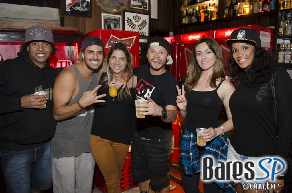 Quitandinha Bar recebeu apresentação do DJ Chubby Chub na quinta Quitandinha Bar recebeu apresentação do DJ Chubby Chub na quinta