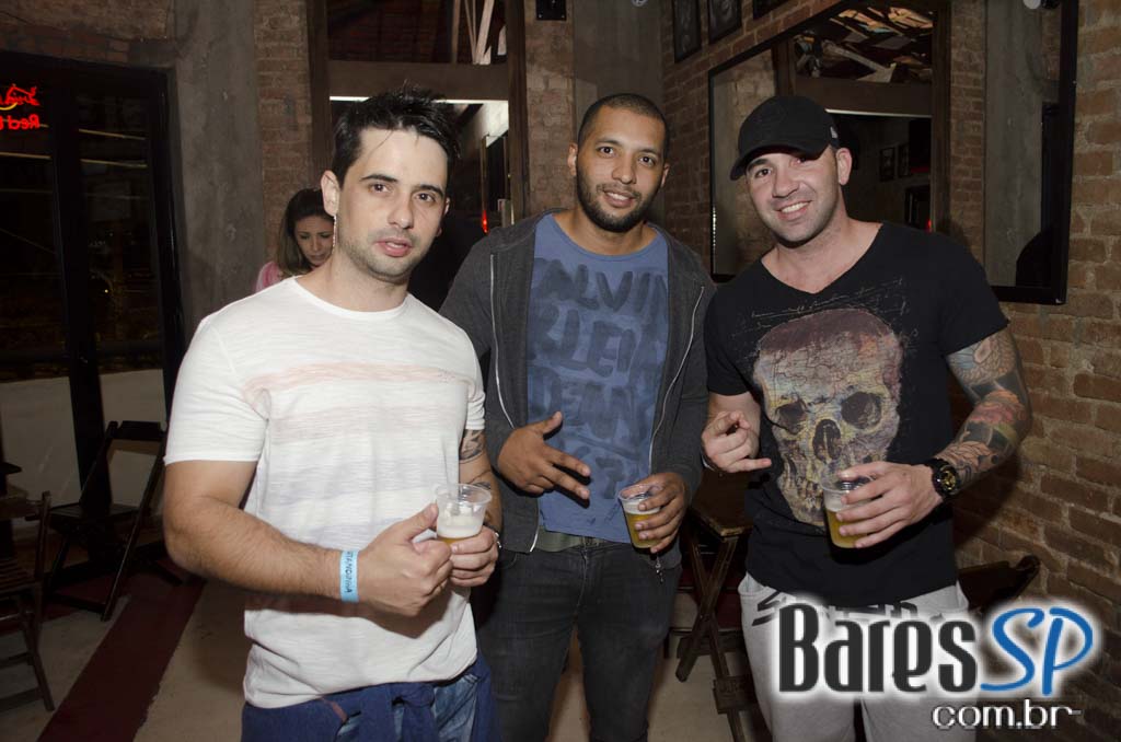 Quitandinha Bar recebeu apresentação do DJ Chubby Chub na quinta Quitandinha Bar recebeu apresentação do DJ Chubby Chub na quinta