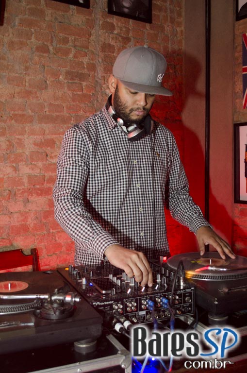 Quitandinha Bar recebeu apresentação do DJ Chubby Chub na quinta Quitandinha Bar recebeu apresentação do DJ Chubby Chub na quinta