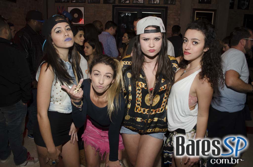 Quitandinha Bar recebeu apresentação do DJ Chubby Chub na quinta Quitandinha Bar recebeu apresentação do DJ Chubby Chub na quinta