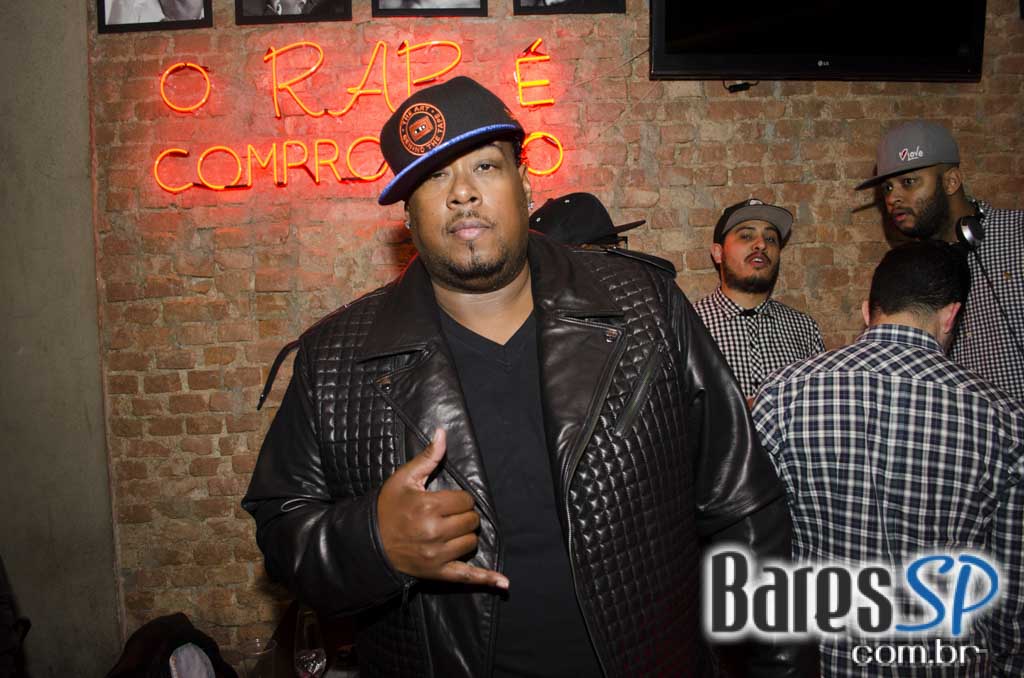 Quitandinha Bar recebeu apresentação do DJ Chubby Chub na quinta Quitandinha Bar recebeu apresentação do DJ Chubby Chub na quinta