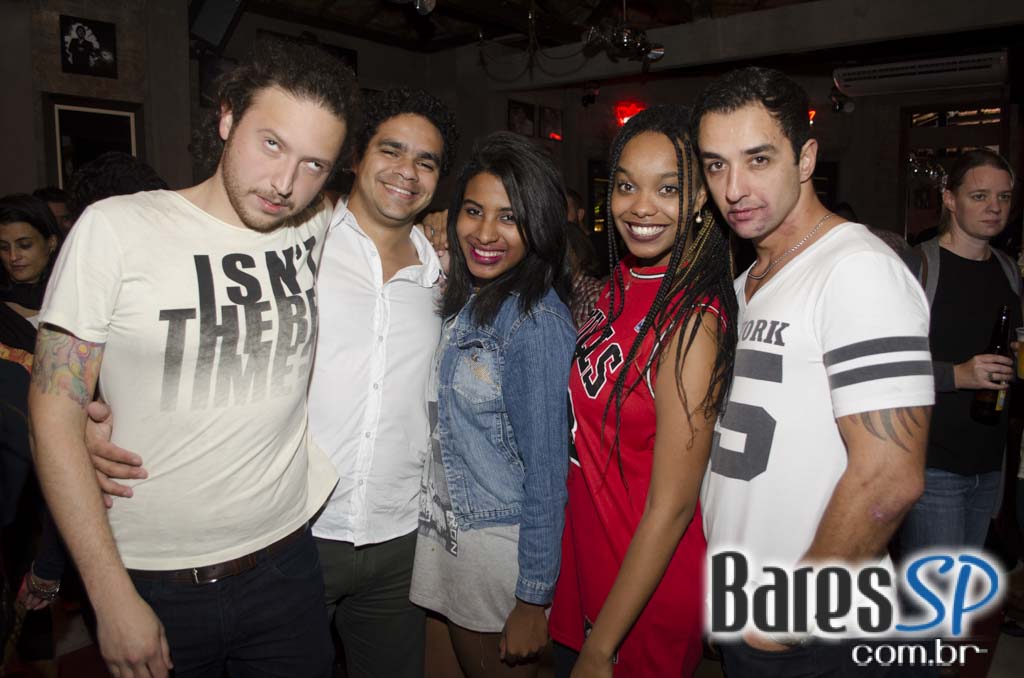 Quitandinha Bar recebeu apresentação do DJ Chubby Chub na quinta Quitandinha Bar recebeu apresentação do DJ Chubby Chub na quinta