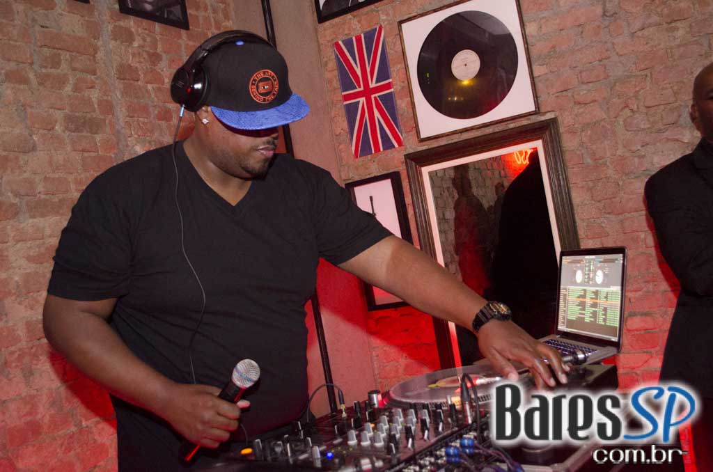 Quitandinha Bar recebeu apresentação do DJ Chubby Chub na quinta Quitandinha Bar recebeu apresentação do DJ Chubby Chub na quinta