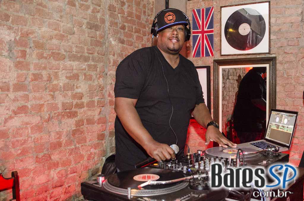 Quitandinha Bar recebeu apresentação do DJ Chubby Chub na quinta Quitandinha Bar recebeu apresentação do DJ Chubby Chub na quinta