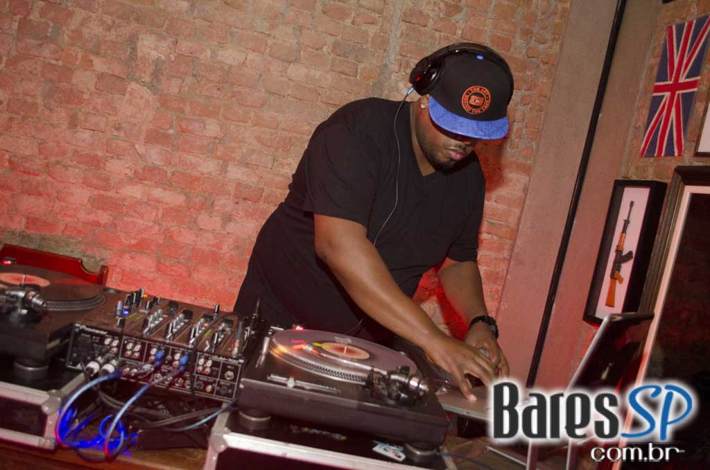 Quitandinha Bar recebeu apresentação do DJ Chubby Chub na quinta Quitandinha Bar recebeu apresentação do DJ Chubby Chub na quinta