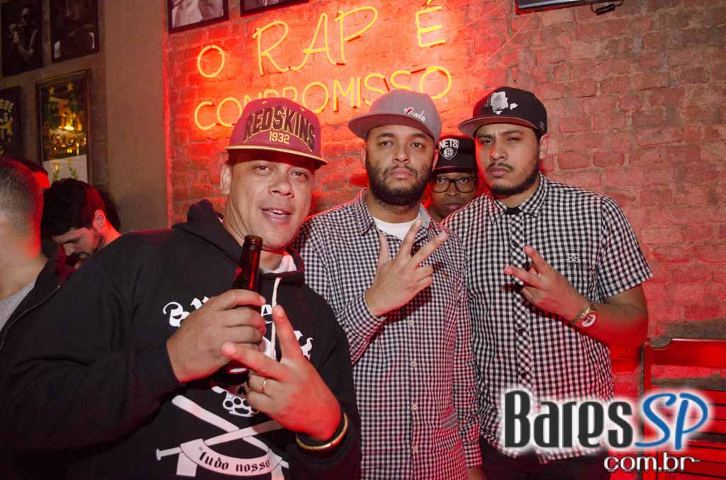 Quitandinha Bar recebeu apresentação do DJ Chubby Chub na quinta Quitandinha Bar recebeu apresentação do DJ Chubby Chub na quinta