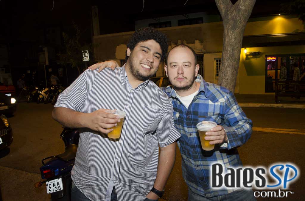 Quitandinha Bar recebeu apresentação do DJ Chubby Chub na quinta Quitandinha Bar recebeu apresentação do DJ Chubby Chub na quinta