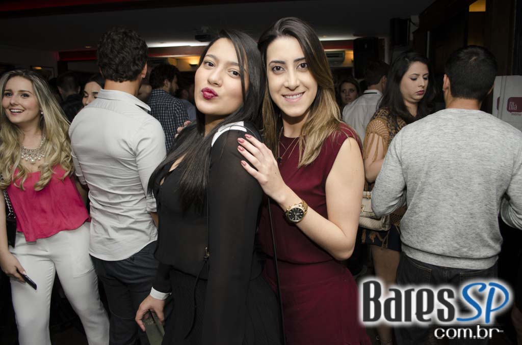 Grupo Melanina Carioca cantou seus sucessos no palco do Blá Bar Grupo Melanina Carioca cantou seus sucessos no palco do Blá Bar