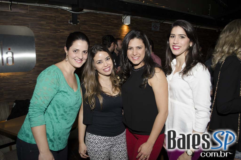 Grupo Melanina Carioca cantou seus sucessos no palco do Blá Bar Grupo Melanina Carioca cantou seus sucessos no palco do Blá Bar