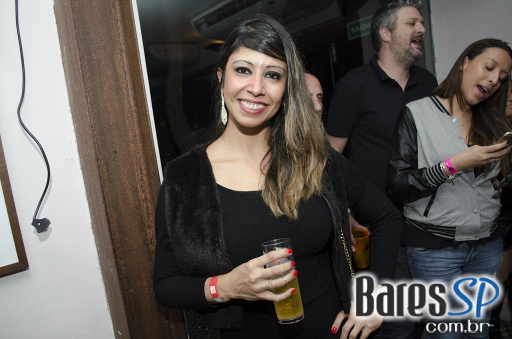 Grupo Melanina Carioca cantou seus sucessos no palco do Blá Bar Grupo Melanina Carioca cantou seus sucessos no palco do Blá Bar