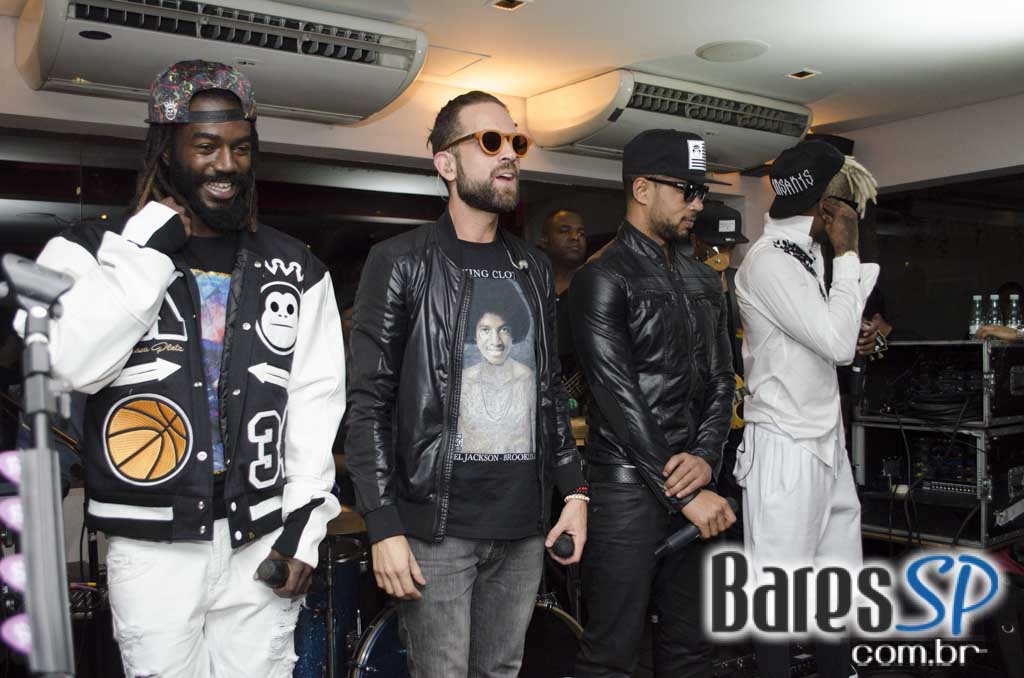 Grupo Melanina Carioca cantou seus sucessos no palco do Blá Bar Grupo Melanina Carioca cantou seus sucessos no palco do Blá Bar