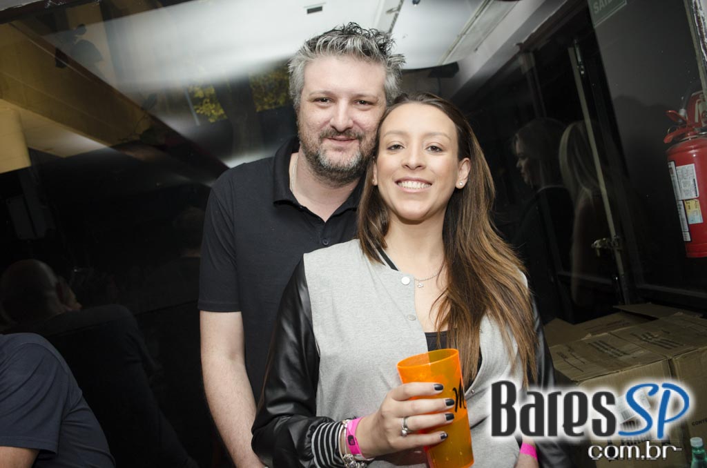 Grupo Melanina Carioca cantou seus sucessos no palco do Blá Bar Grupo Melanina Carioca cantou seus sucessos no palco do Blá Bar