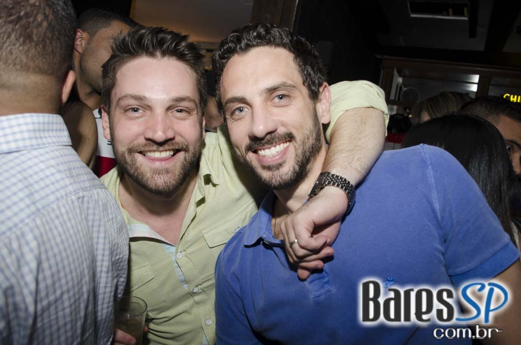 Grupo Melanina Carioca cantou seus sucessos no palco do Blá Bar Grupo Melanina Carioca cantou seus sucessos no palco do Blá Bar