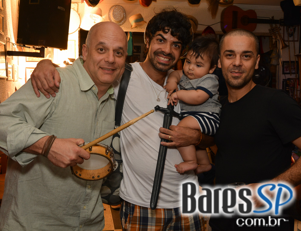 Bar na Aba realizou o show de Reinaldo Nei e convidados animaram a noite Bar na Aba realizou o show de Reinaldo Nei e convidados animaram a noite