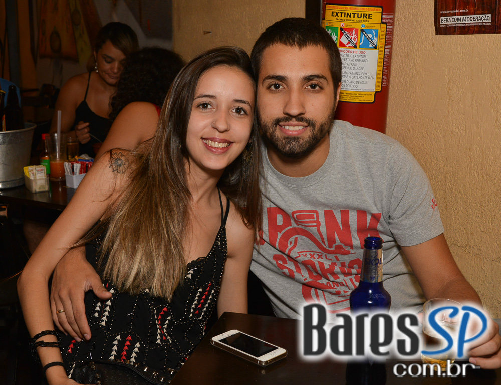 Bar FM 444 apresentou show do Grupo Aquele Som que animou a sexta Bar FM 444 apresentou show do Grupo Aquele Som que animou a sexta