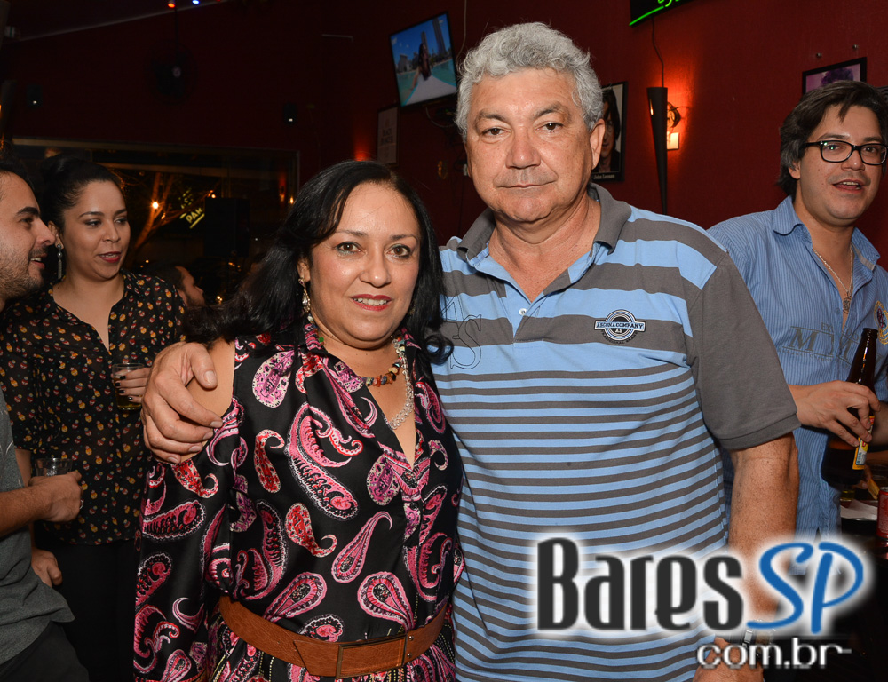 Bar FM 444 apresentou show do Grupo Aquele Som que animou a sexta Bar FM 444 apresentou show do Grupo Aquele Som que animou a sexta