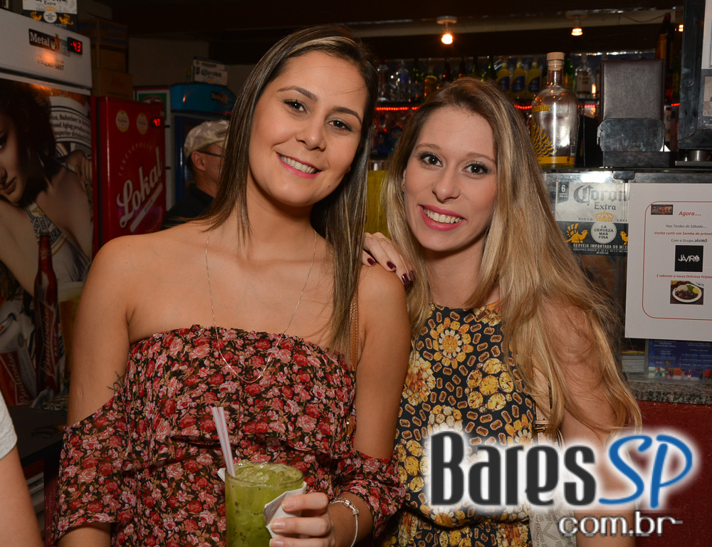 Bar FM 444 apresentou show do Grupo Aquele Som que animou a sexta Bar FM 444 apresentou show do Grupo Aquele Som que animou a sexta