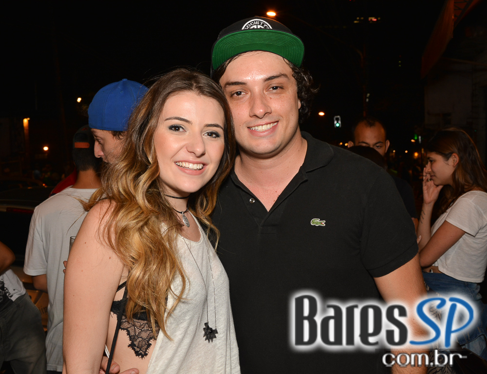 Bar FM 444 apresentou show do Grupo Aquele Som que animou a sexta Bar FM 444 apresentou show do Grupo Aquele Som que animou a sexta