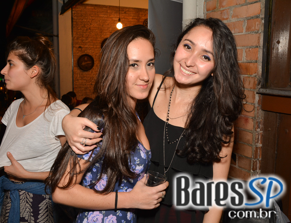 Bar FM 444 apresentou show do Grupo Aquele Som que animou a sexta Bar FM 444 apresentou show do Grupo Aquele Som que animou a sexta