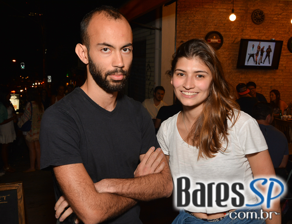 Bar FM 444 apresentou show do Grupo Aquele Som que animou a sexta Bar FM 444 apresentou show do Grupo Aquele Som que animou a sexta