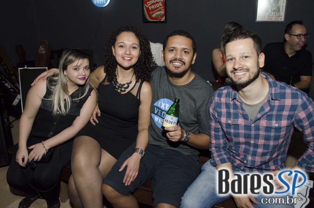Razzmatazz Bar apresentou o evento Vedett Rock Night com muitas atrações Razzmatazz Bar apresentou o evento Vedett Rock Night com muitas atrações