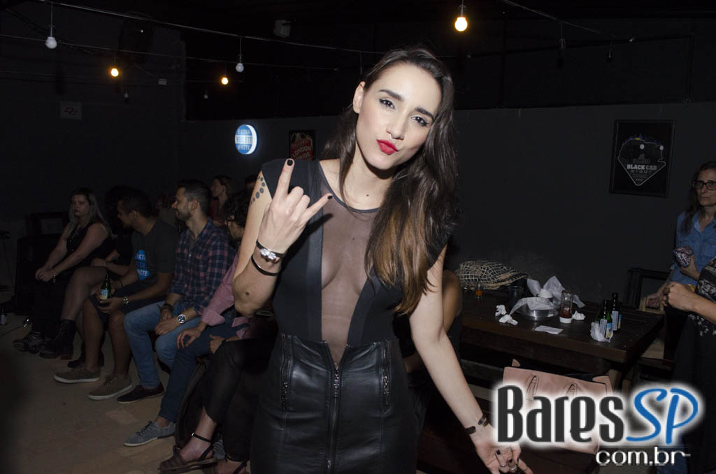 Razzmatazz Bar apresentou o evento Vedett Rock Night com muitas atrações Razzmatazz Bar apresentou o evento Vedett Rock Night com muitas atrações