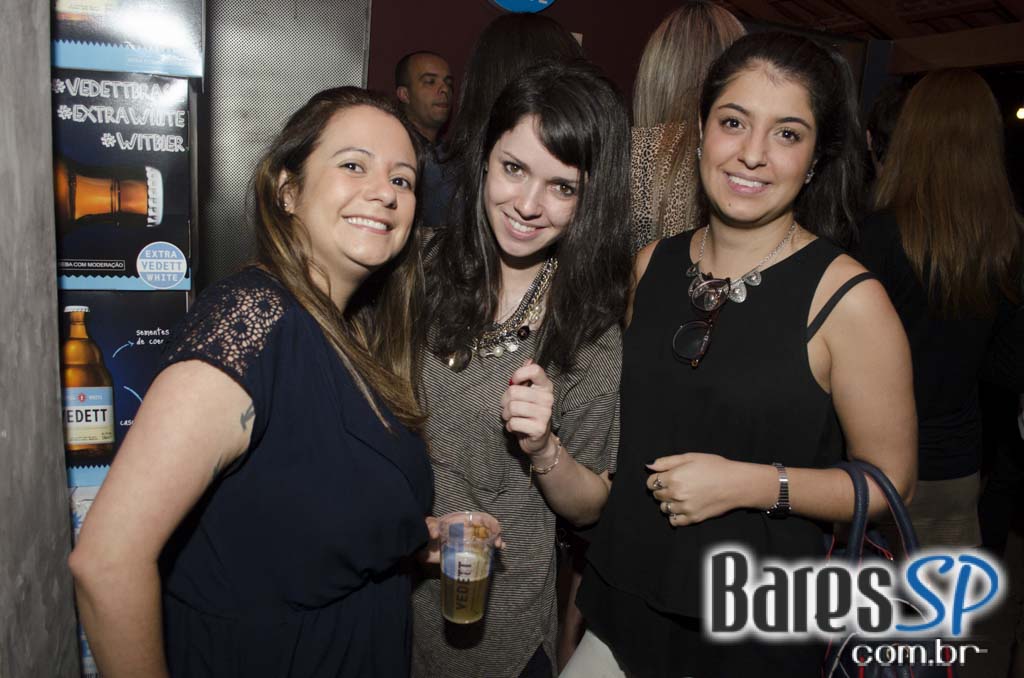 Razzmatazz Bar apresentou o evento Vedett Rock Night com muitas atrações Razzmatazz Bar apresentou o evento Vedett Rock Night com muitas atrações