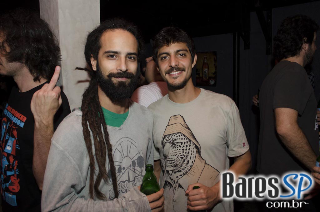 Razzmatazz Bar apresentou o evento Vedett Rock Night com muitas atrações Razzmatazz Bar apresentou o evento Vedett Rock Night com muitas atrações