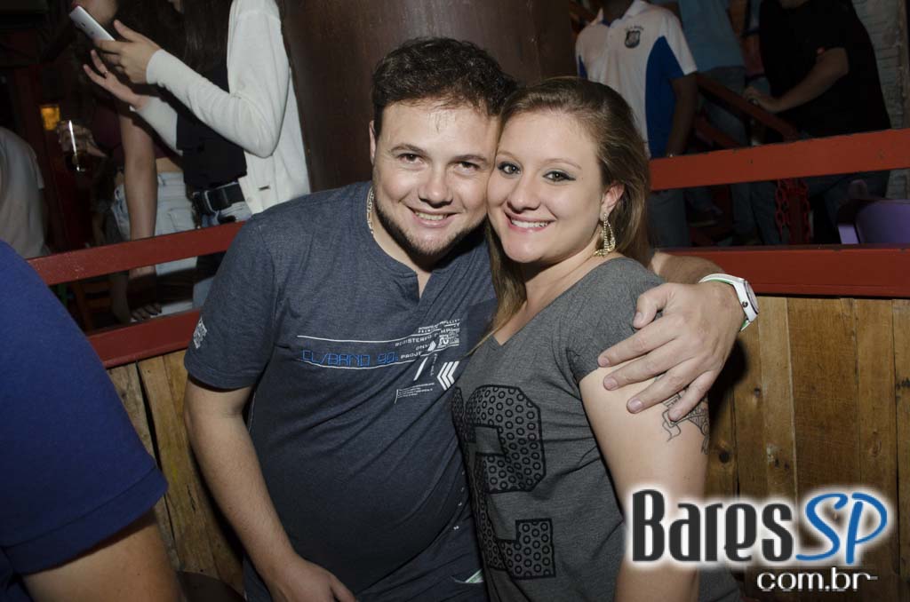 Favela da Vila comemorou 5 anos com show de Arlindo Cruz e convidados Favela da Vila comemorou 5 anos com show de Arlindo Cruz e convidados