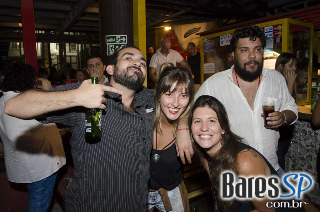 Favela da Vila comemorou 5 anos com show de Arlindo Cruz e convidados Favela da Vila comemorou 5 anos com show de Arlindo Cruz e convidados