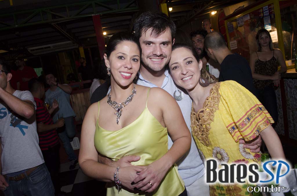 Favela da Vila comemorou 5 anos com show de Arlindo Cruz e convidados Favela da Vila comemorou 5 anos com show de Arlindo Cruz e convidados