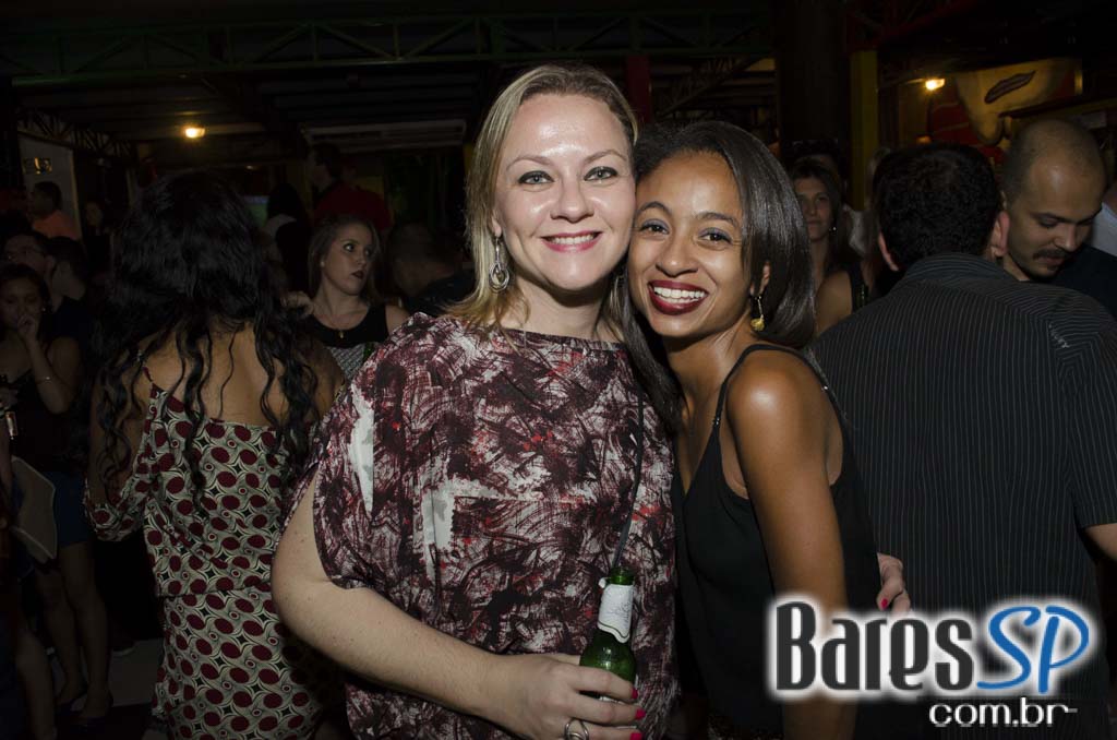 Favela da Vila comemorou 5 anos com show de Arlindo Cruz e convidados Favela da Vila comemorou 5 anos com show de Arlindo Cruz e convidados