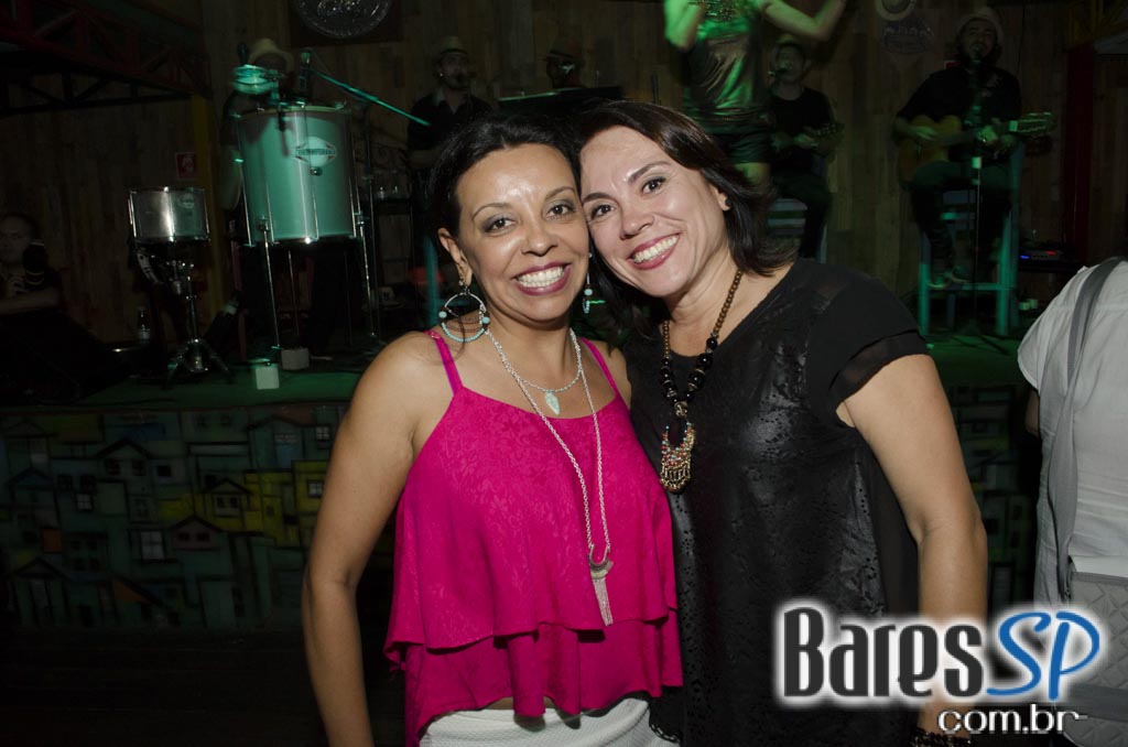 Favela da Vila comemorou 5 anos com show de Arlindo Cruz e convidados Favela da Vila comemorou 5 anos com show de Arlindo Cruz e convidados