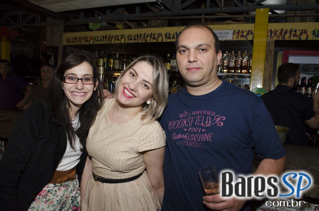 Favela da Vila comemorou 5 anos com show de Arlindo Cruz e convidados Favela da Vila comemorou 5 anos com show de Arlindo Cruz e convidados