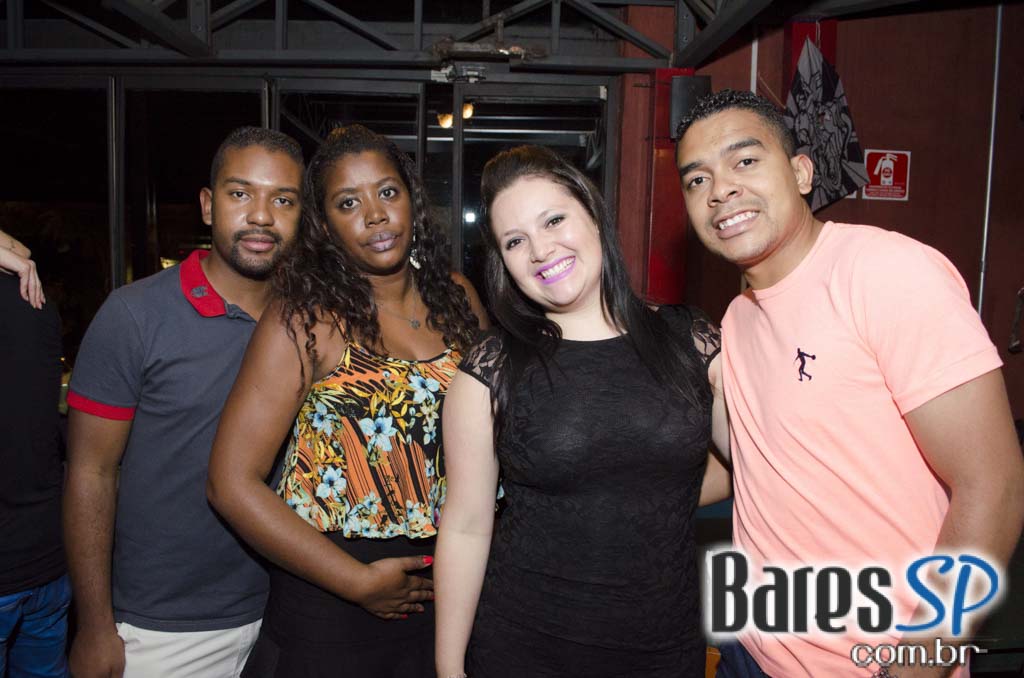 Favela da Vila comemorou 5 anos com show de Arlindo Cruz e convidados Favela da Vila comemorou 5 anos com show de Arlindo Cruz e convidados